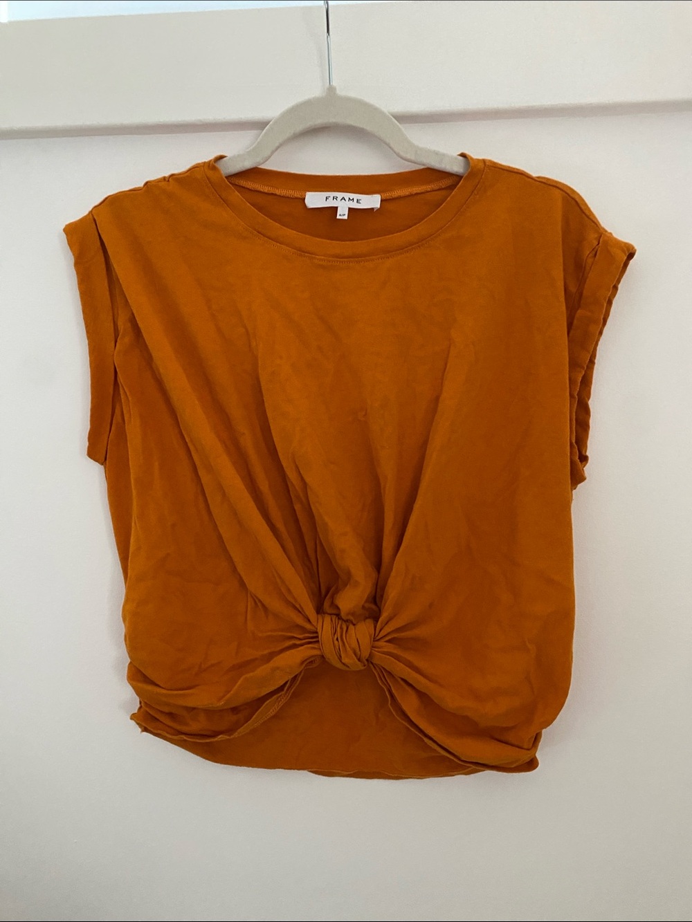Frame Denim Sleeveless Knot Front T-shirt in Orange